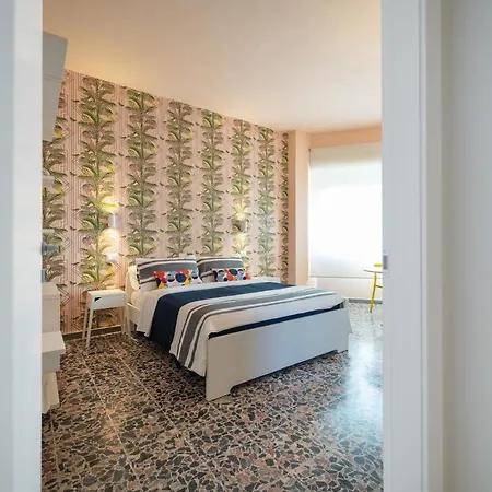 Budget Sonnino 37 Guest house