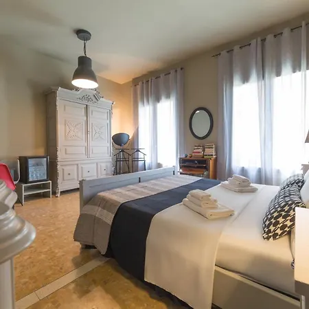 Budget Sonnino 37 Guest house